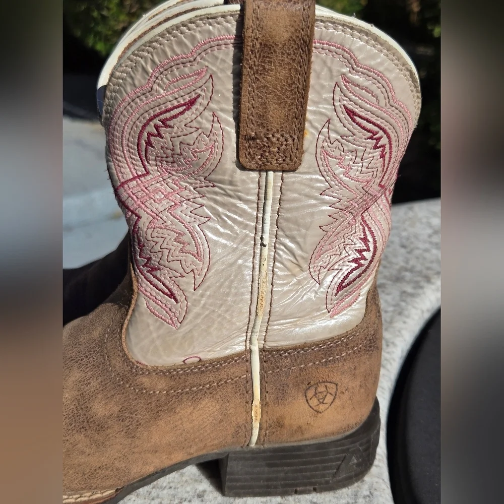 Ariat Kid's Double Kicker Sz 13 Western Boot Broad Square Toe Pink Tan Pull On